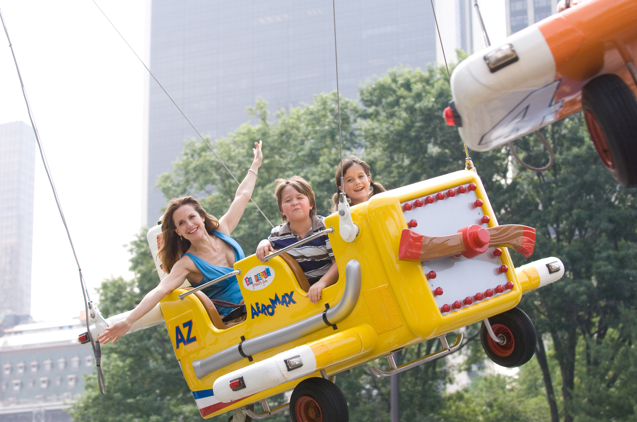 Still of Kelly Preston, Ella Bleu Travolta and Conner Rayburn in Seni vilkai (2009)