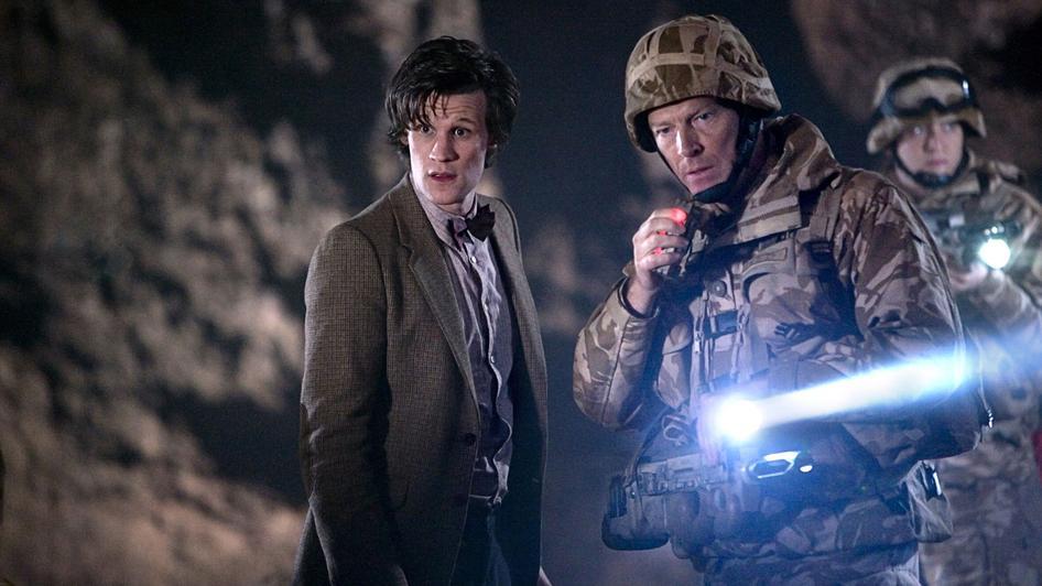 Still of Iain Glen and Matt Smith in Doctor Who (2005)