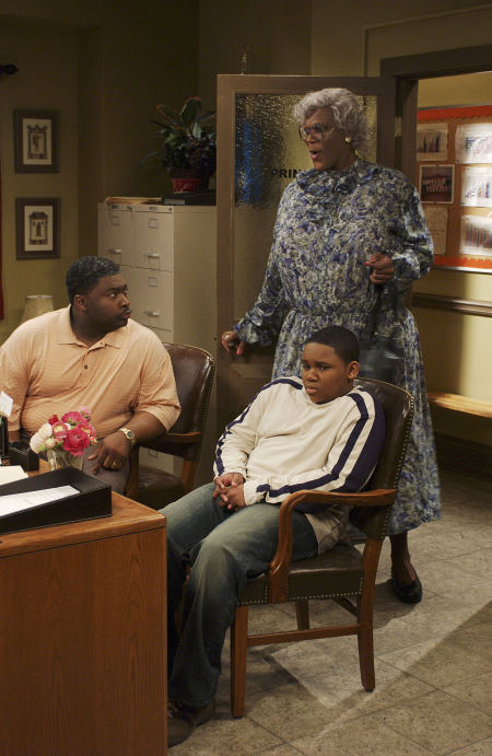 Still of Tyler Perry and LaVan Davis in House of Payne (2006)