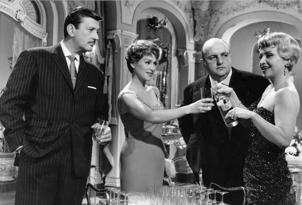 Still of Bernard Blier, Martine Carol and Ginette Leclerc in Le cave se rebiffe (1961)