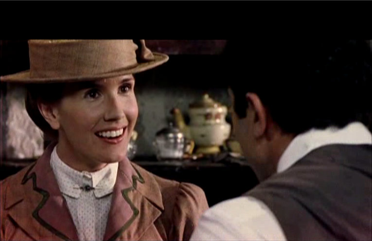 Still of Molly Malcolm in El Coronel Macià