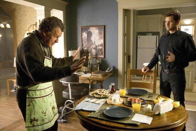 Still of Joshua Jackson and John Noble in Ties riba (2008)