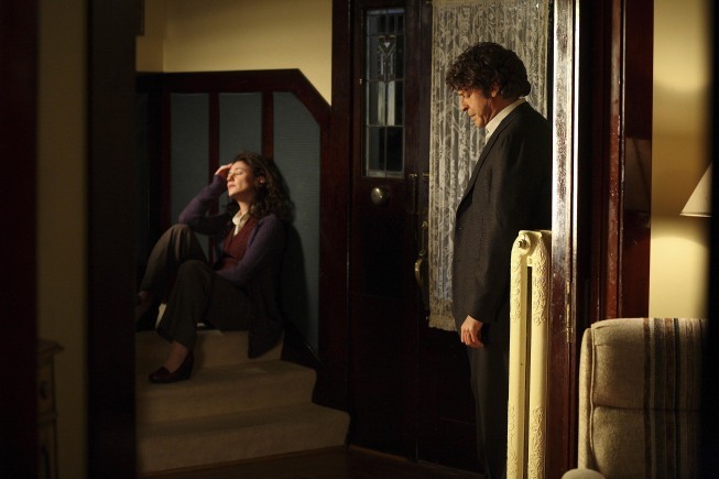 Still of Orla Brady and John Noble in Ties riba (2008)