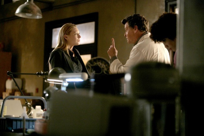 Still of John Noble and Anna Torv in Ties riba (2008)