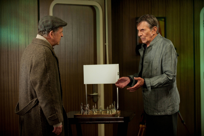 Still of Leonard Nimoy and John Noble in Ties riba (2008)