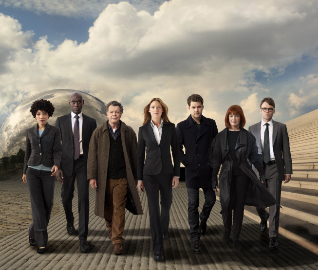 Still of Blair Brown, Joshua Jackson, Seth Gabel, John Noble, Lance Reddick, Anna Torv and Jasika Nicole in Ties riba (2008)