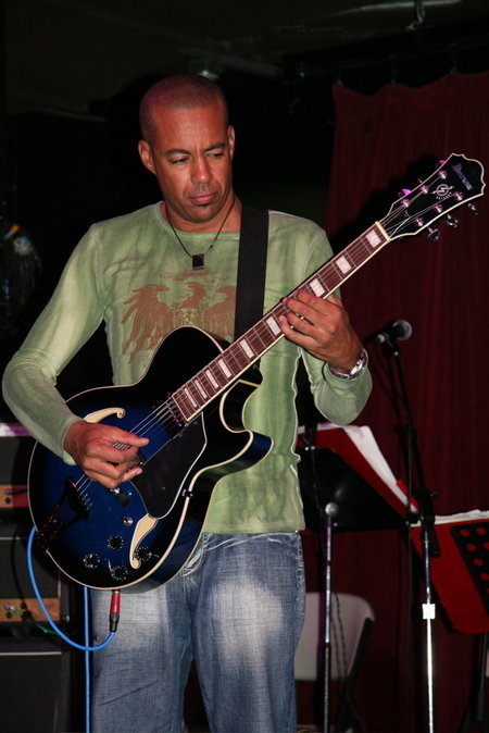 Tony MacAlpine at the premiere for Crazy.