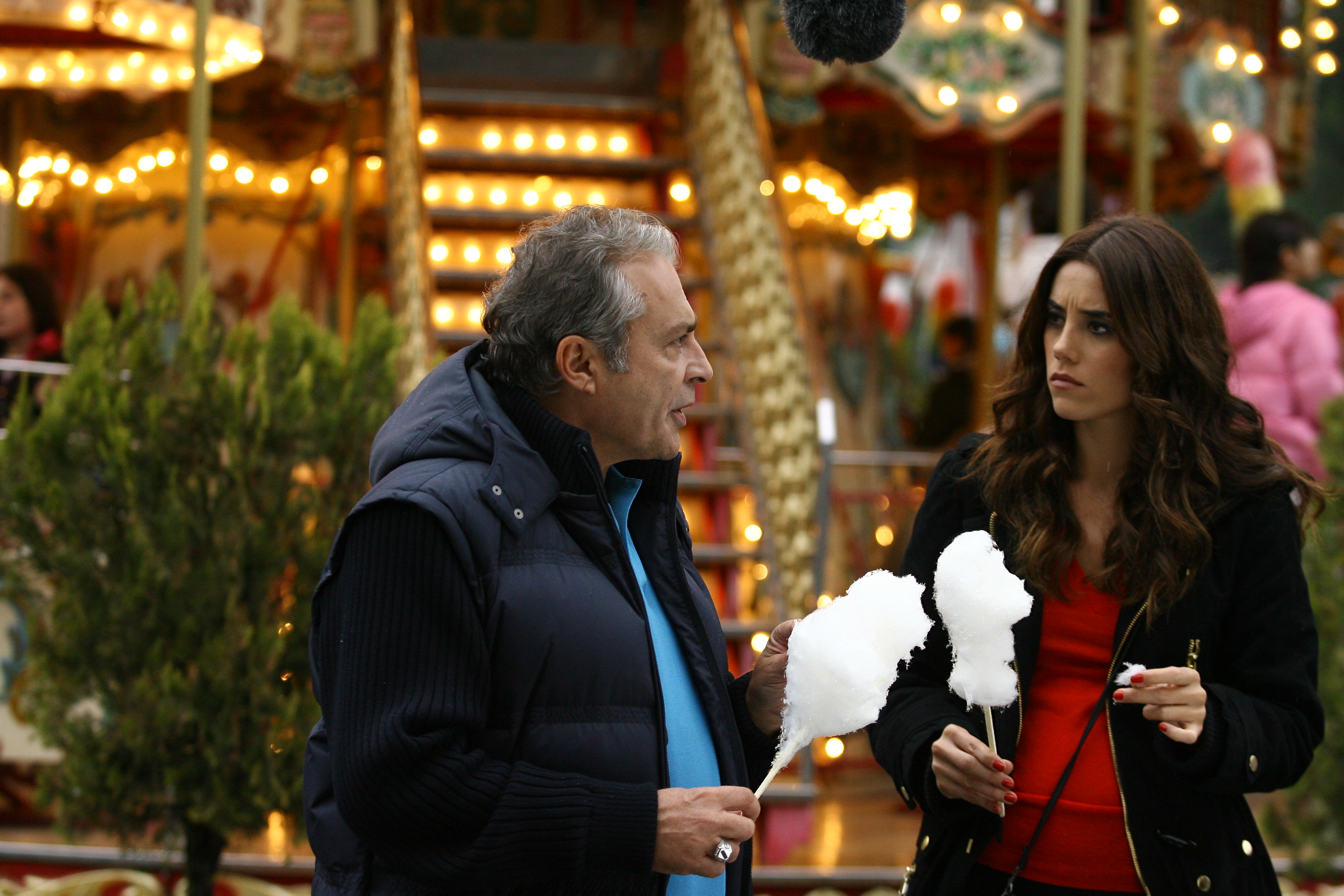 Haluk Bilginer and Cansu Dere in Ezel (2009)