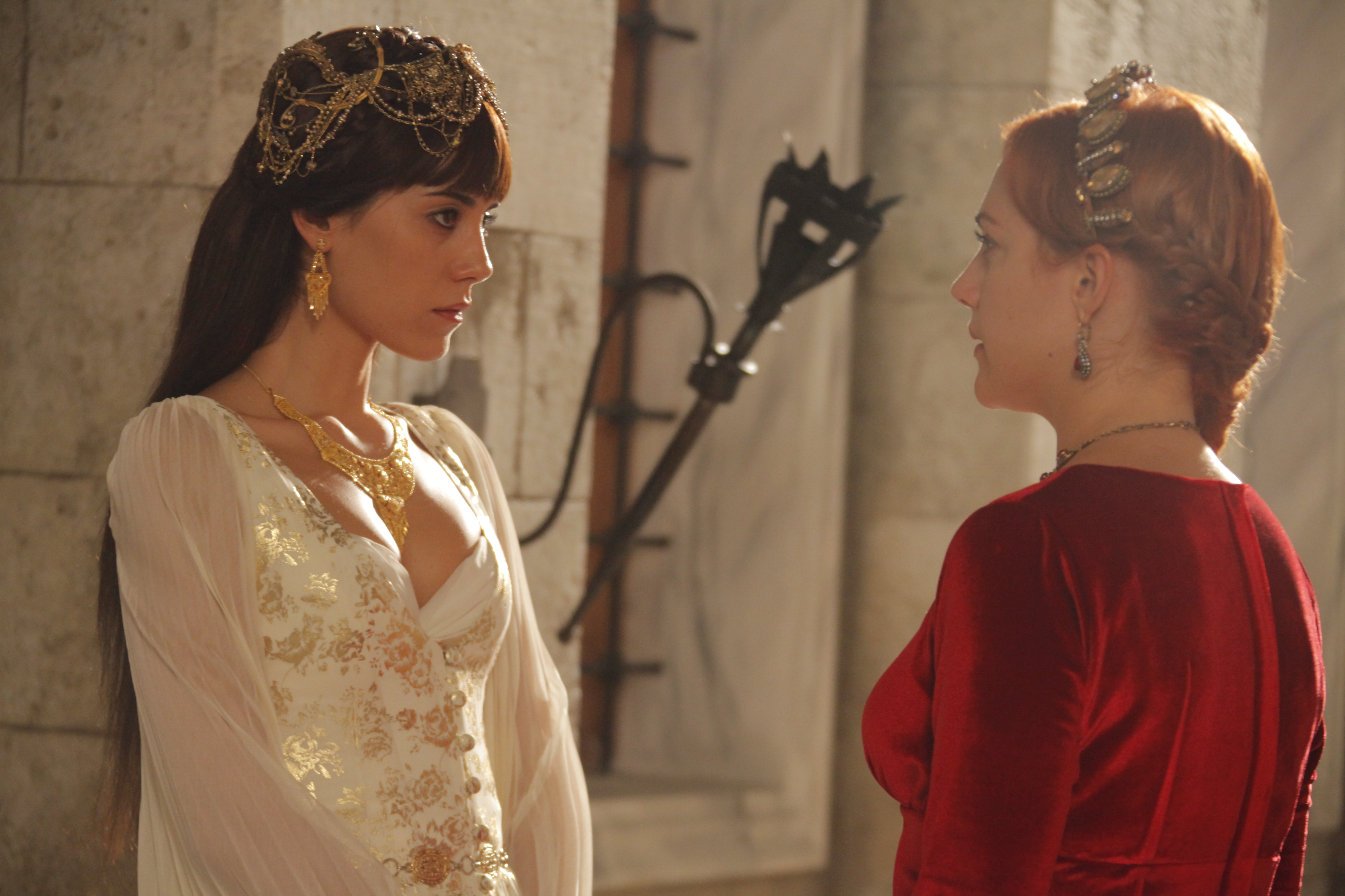 Cansu Dere and Meryem Uzerli in Muhtesem Yüzyil (2011)