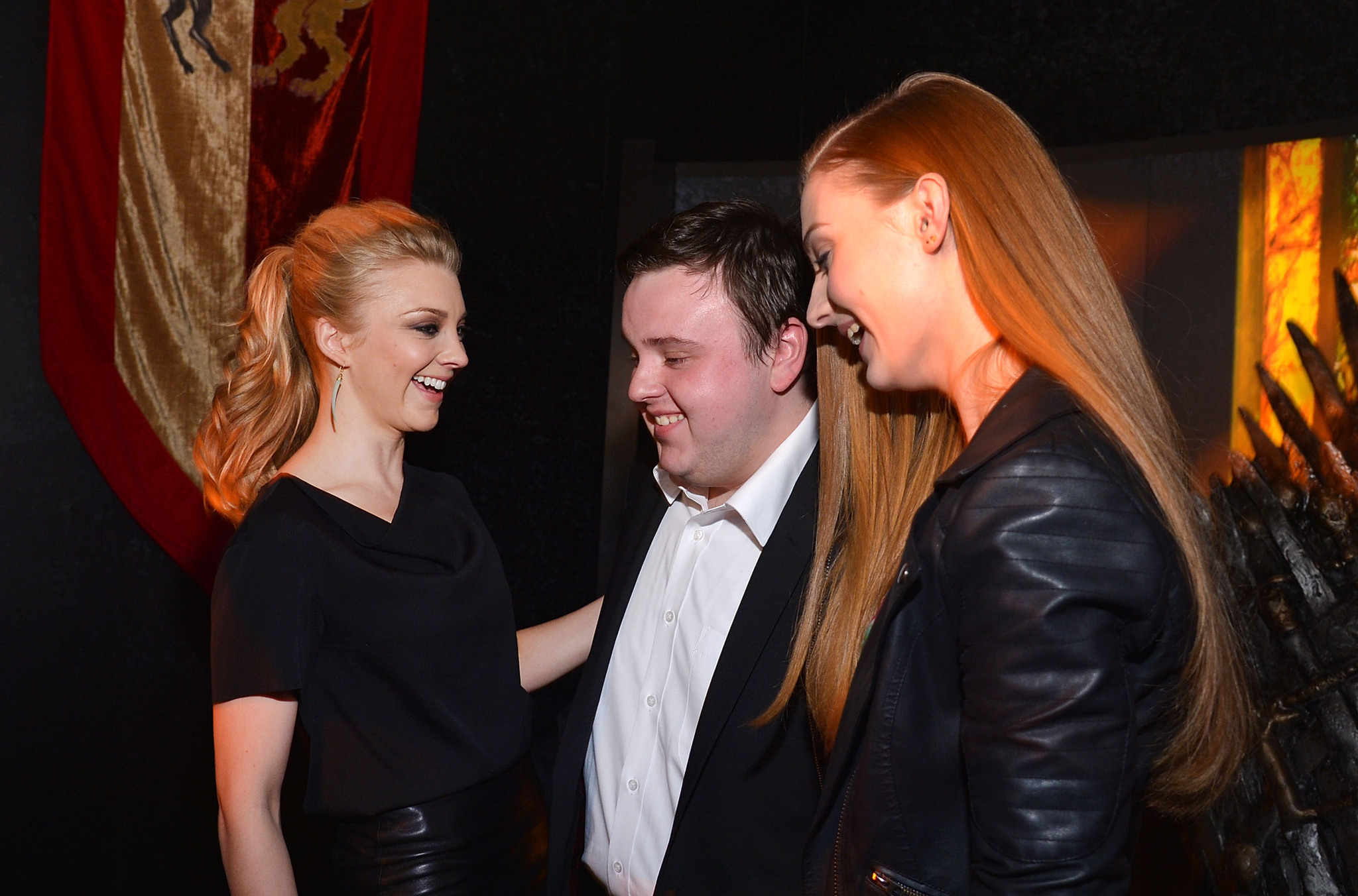 Natalie Dormer, Sophie Turner and John Bradley at event of Sostu karai (2011)