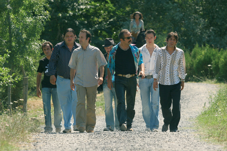 Tolga Çevik, Yilmaz Erdogan, Tuncer Salman, Öner Erkan and Ersin Korkut in Organize Isler (2005)