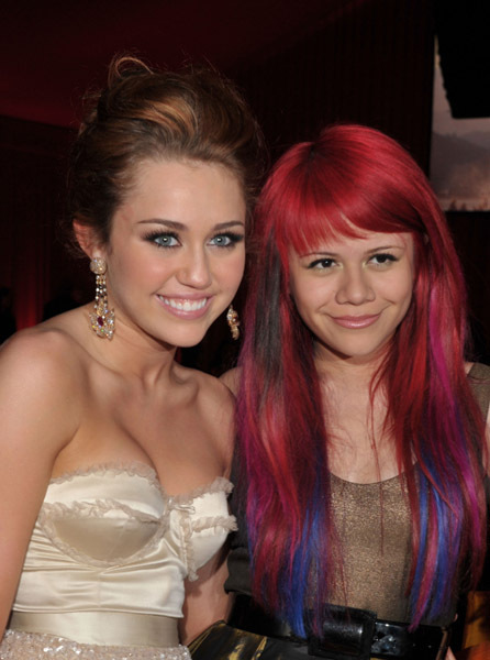 Miley Cyrus and Allison Iraheta at event of The 82nd Annual Academy Awards (2010)