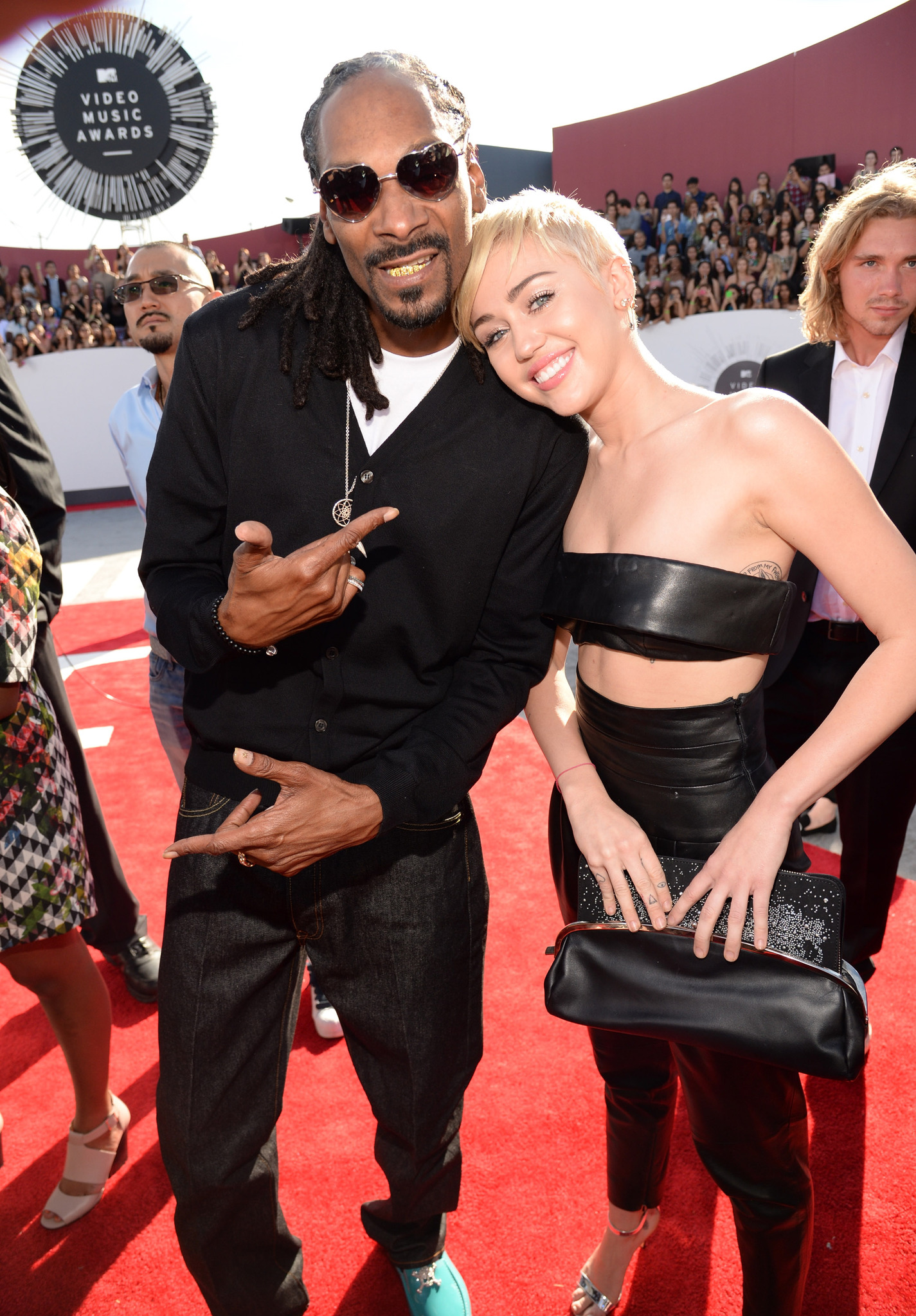 Snoop Dogg and Miley Cyrus at event of 2014 MTV Video Music Awards (2014)