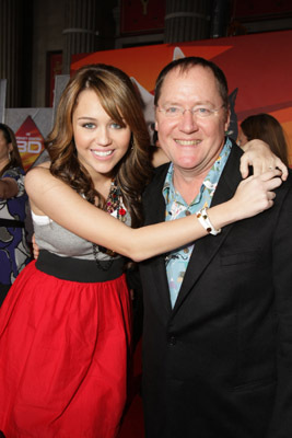 John Lasseter and Miley Cyrus at event of Boltas (2008)