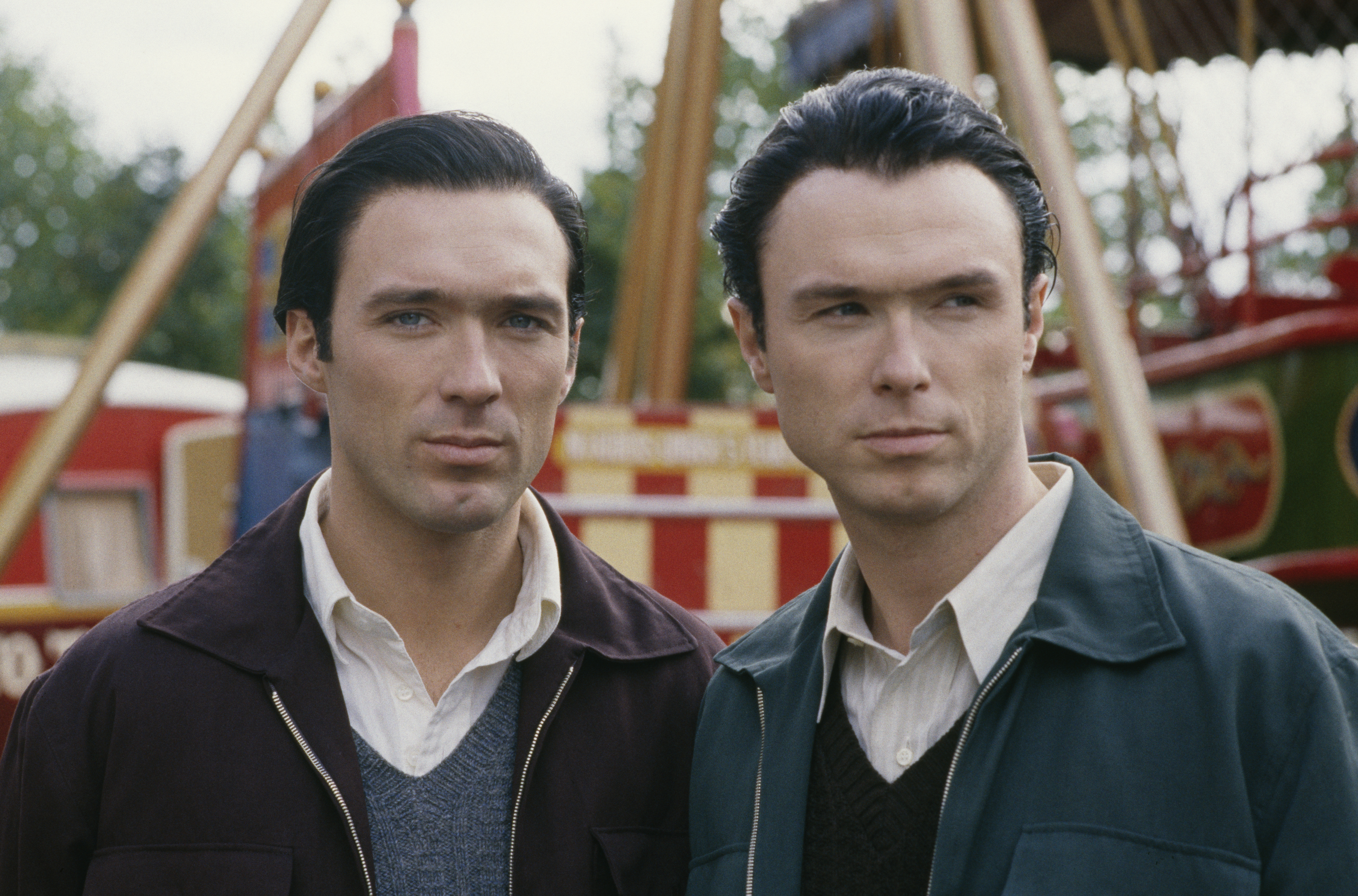 Still of Gary Kemp and Martin Kemp in The Krays (1990)