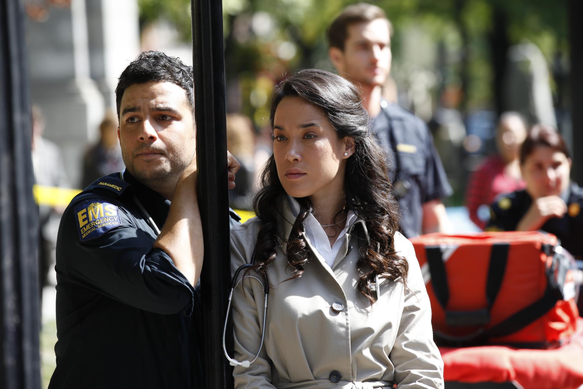 Ennis Esmer and Mylène Dinh-Robic, Oz and Olivia, in the Season 3 premiere of The Listener