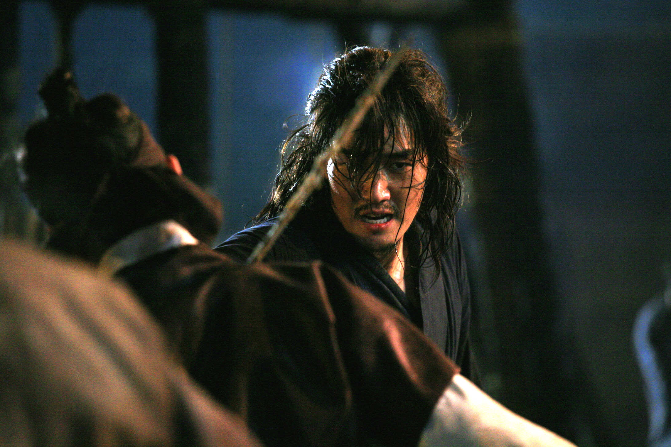 Still of Ji-tae Yu in Hwang Jin-yi (2007)