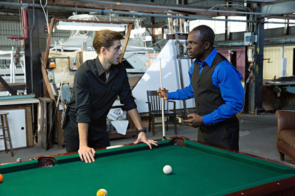 Still of Gbenga Akinnagbe and Aaron Tveit in Graceland (2013)