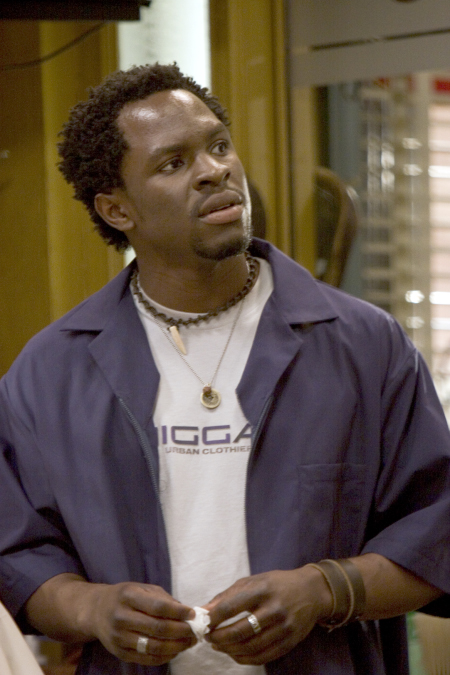 Still of Gbenga Akinnagbe in Barbershop (2005)