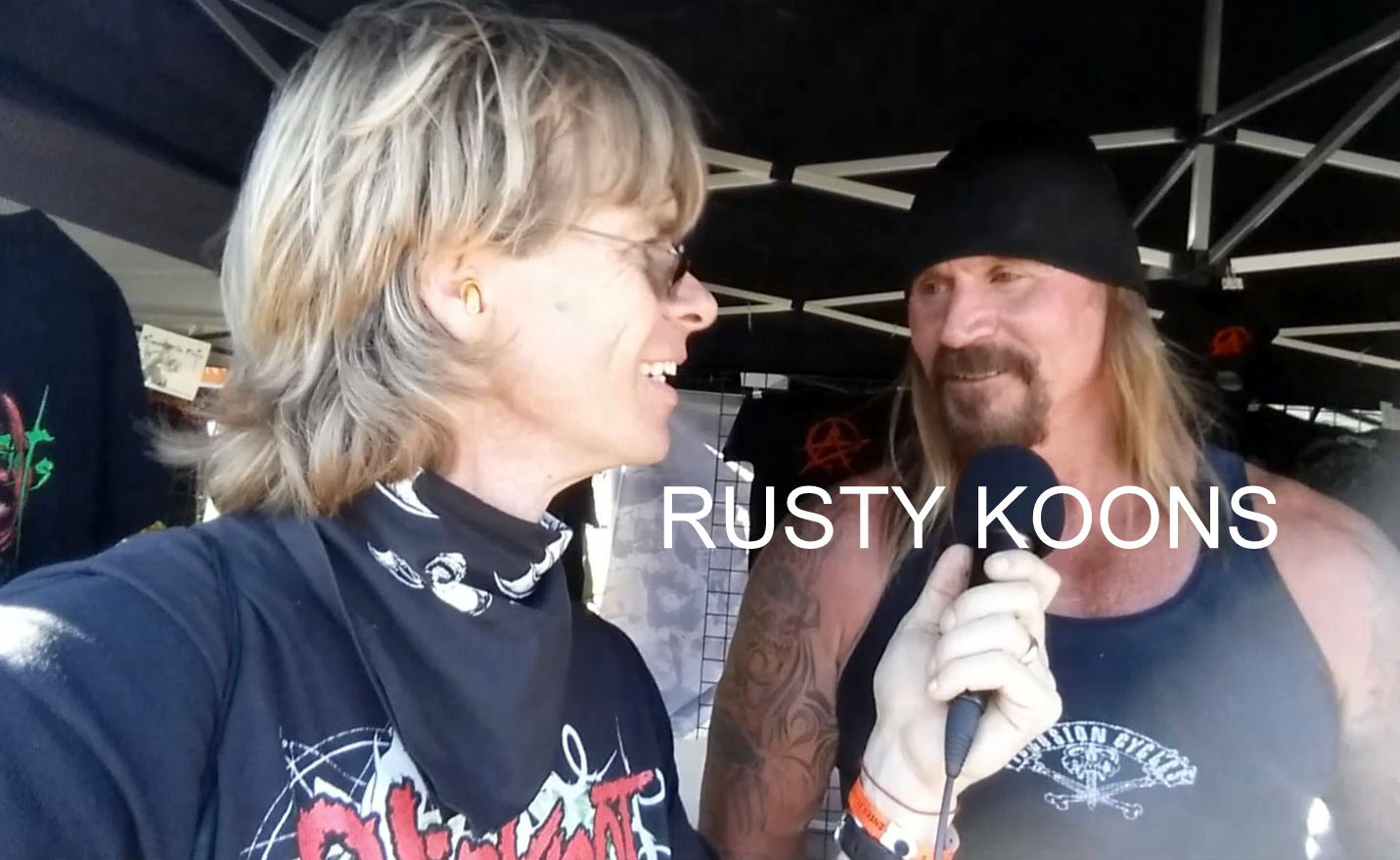 Gregory Graham aka Heavy Metal Greg interviewing Rusty Koons of the show Sons of Anarchy at the 2015 Knotfest.