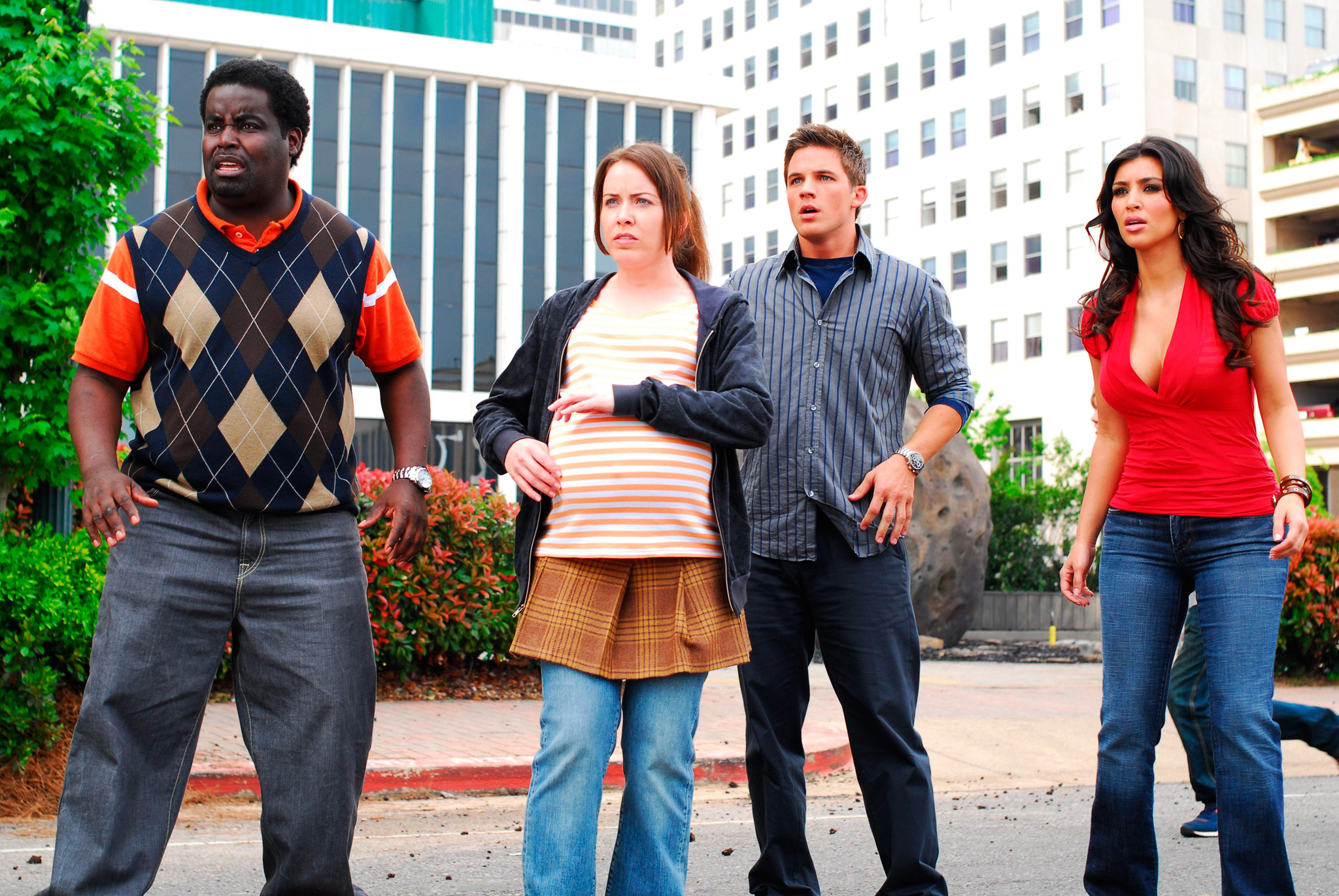 Still of Crista Flanagan, Gary 'G. Thang' Johnson, Matt Lanter and Kim Kardashian West in Katastrofiskai nesekmingas filmas (2008)