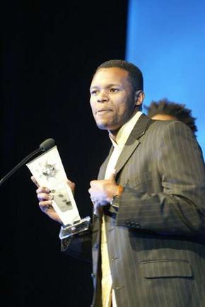 Duku Duku Award Winner Best Actor 2004