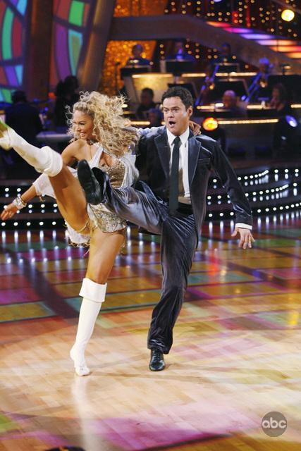 Still of Donny Osmond and Kym Johnson in Dancing with the Stars (2005)