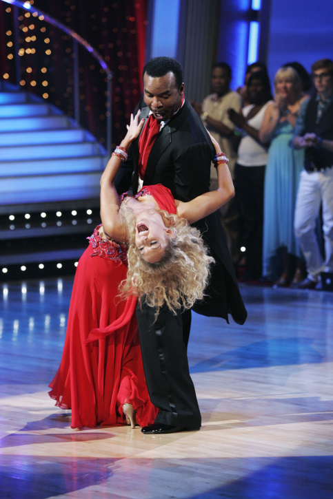 Still of David Alan Grier and Kym Johnson in Dancing with the Stars (2005)