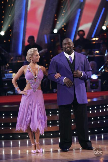 Still of Warren Sapp and Kym Johnson in Dancing with the Stars (2005)