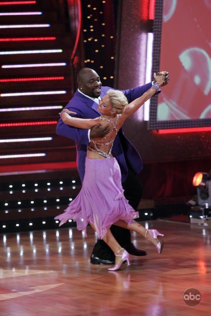 Still of Warren Sapp and Kym Johnson in Dancing with the Stars (2005)