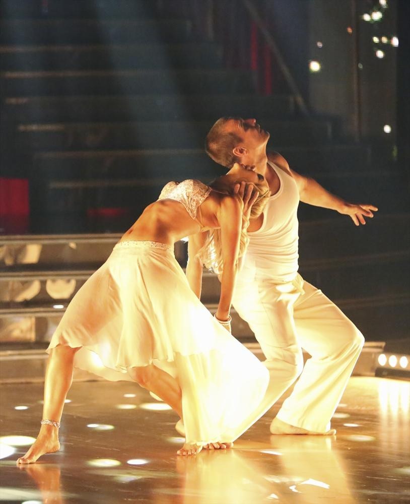 Still of Ingo Rademacher and Kym Johnson in Dancing with the Stars: Week 1: Performance Show (2013)