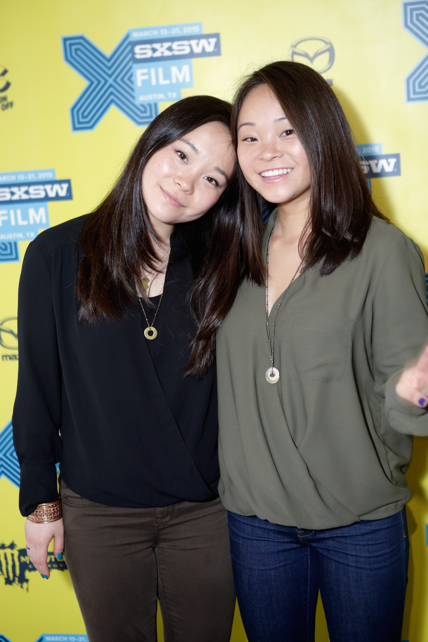 Samantha Futerman and Anais Bordier at event of Twinsters (2015)