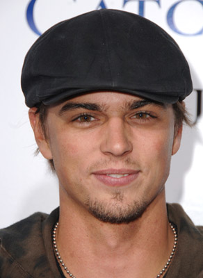 Darin Brooks at event of Catch and Release (2006)