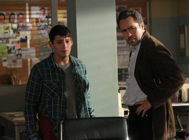 Still of Demian Bichir and Carlos Pratts in The Bridge (2013)