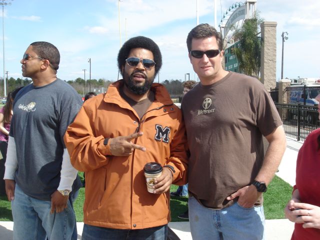 Ice Cube and Dean Denton on the set of 