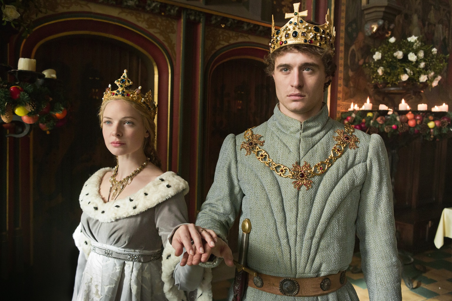 Still of Rebecca Ferguson and Max Irons in The White Queen (2013)