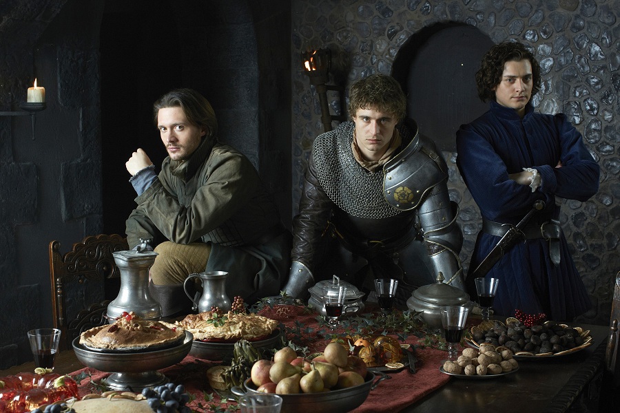 Still of Max Irons, David Oakes and Aneurin Barnard in The White Queen (2013)
