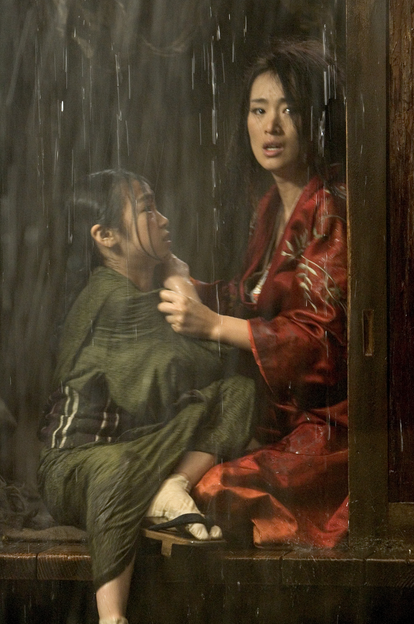 Still of Li Gong and Suzuka Ohgo in Memoirs of a Geisha (2005)