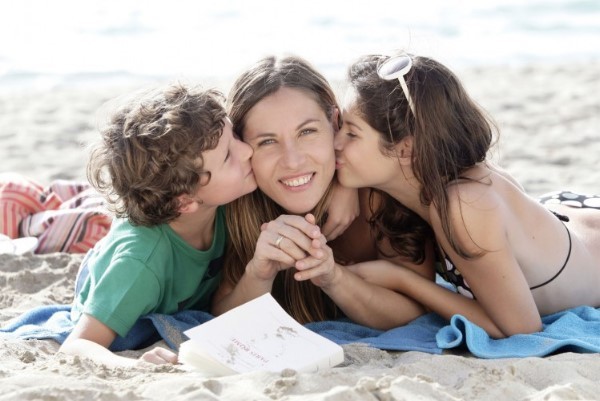 Still of Mathilde Seigner, Bertille Chabert and Jean-Baptiste Fonck in Une semaine sur deux (et la moitié des vacances scolaires) (2009)