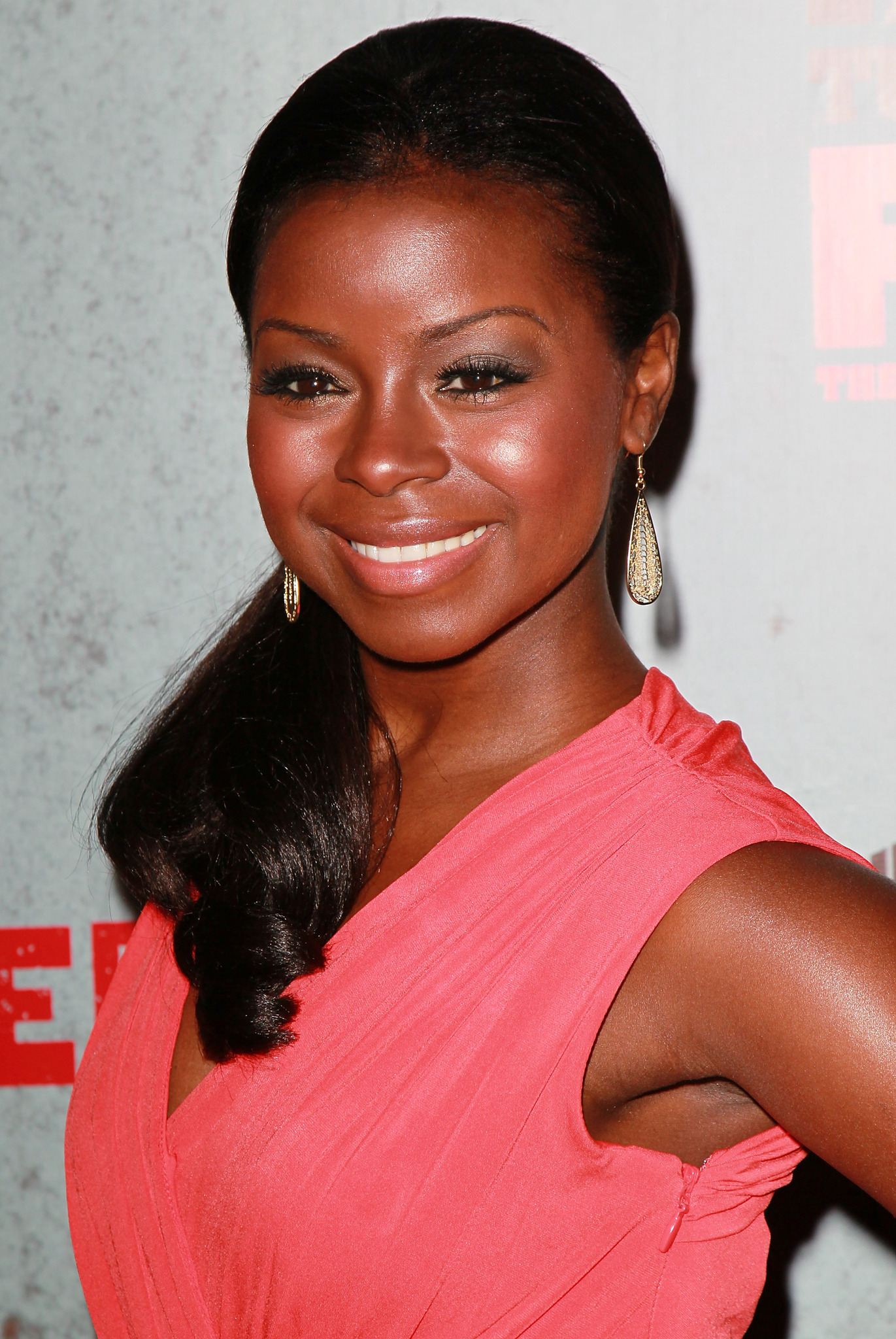 Erica Tazel at event of Justified (2010)
