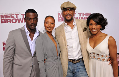 Angela Bassett, Tyler Perry, Eva Marcille and Lance Gross at event of Meet the Browns (2008)