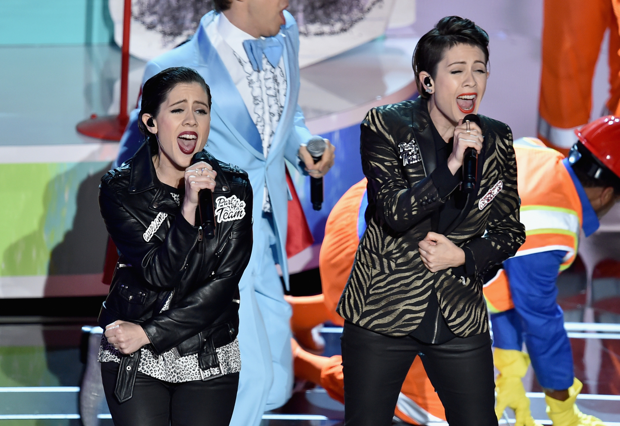 Sara Quin and Tegan Quin at event of The Oscars (2015)