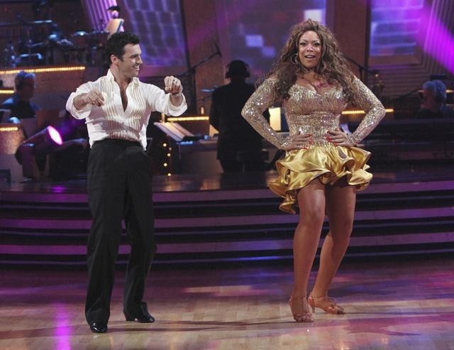 Still of Driton 'Tony' Dovolani and Wendy Williams in Dancing with the Stars (2005)
