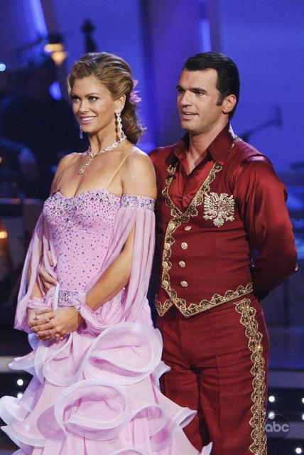 Still of Kathy Ireland and Driton 'Tony' Dovolani in Dancing with the Stars (2005)