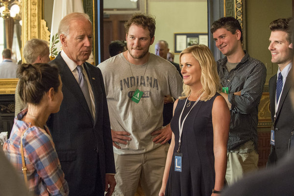 Still of Joe Biden, Amy Poehler and Chris Pratt in Parks and Recreation (2009)