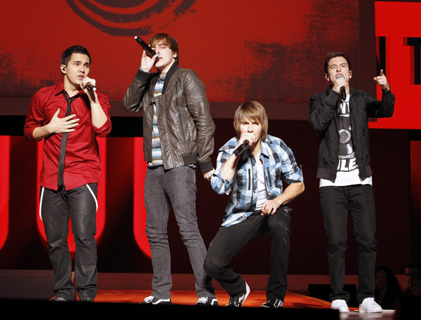 Kendall Schmidt, Carlos PenaVega, James Maslow and Logan Henderson