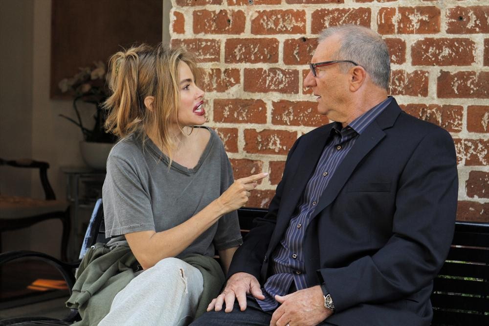 Still of Sofía Vergara and Ed O'Neill in Moderni seima (2009)