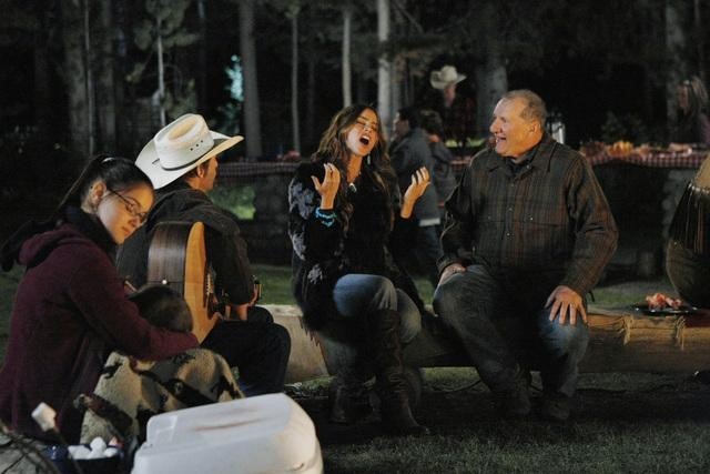 Still of Sofía Vergara, Tim Blake Nelson, Ed O'Neill and Ariel Winter in Moderni seima (2009)