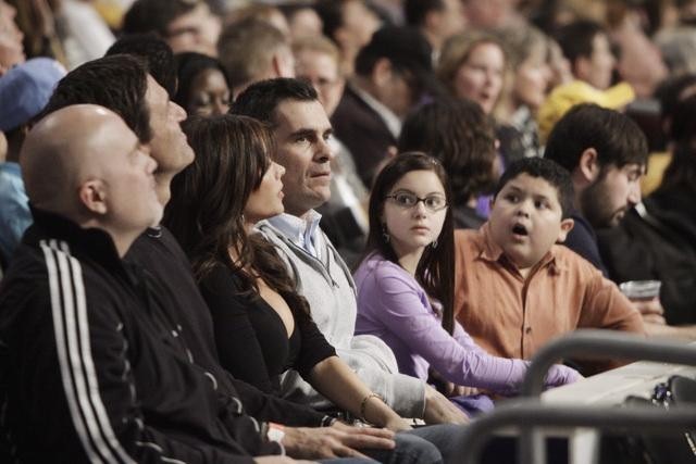 Still of Sofía Vergara, Ty Burrell and Ariel Winter in Moderni seima (2009)