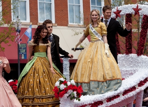 Still of Paul Wesley, Zach Roerig, Candice Accola and Nina Dobrev in Vampyro dienorasciai (2009)